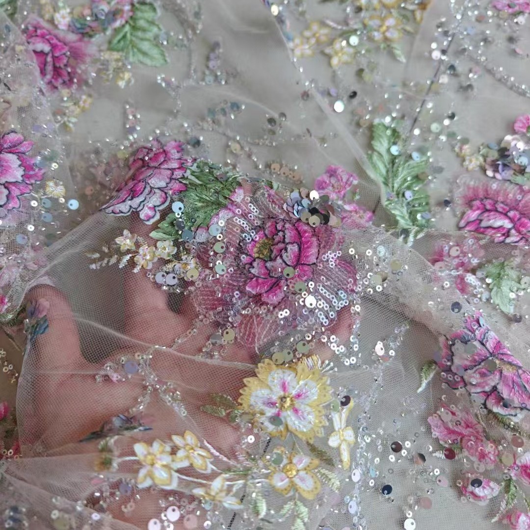Tessuto in Pizzo di Lusso con  - Embroidery Beads recensione e prezzo