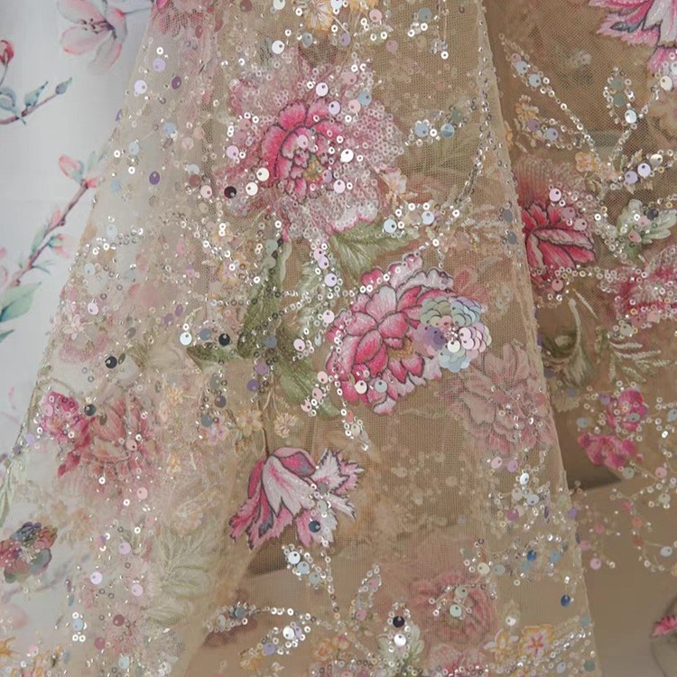 Tessuto in Pizzo di Lusso con  - Embroidery Beads recensione e prezzo