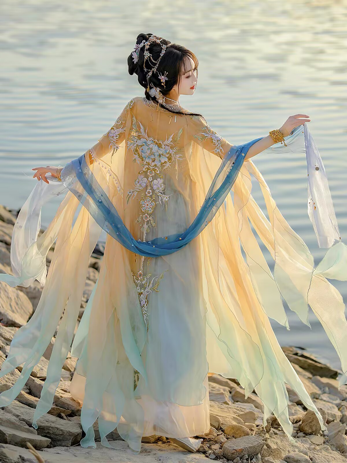 Abito Hanfu Cinese da Donna, T - Embroidery Yellow Dress recensione e prezzo